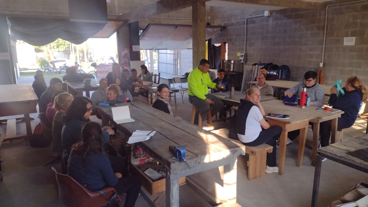 Escuela Municipal de Arte y Oficios "Héroes de Malvinas": Inicio del Ciclo Lectivo con Más de 300 Inscriptos